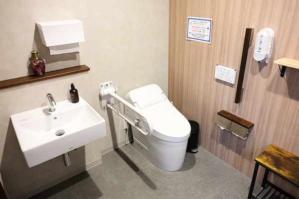 皆川クリニック 検査用トイレと通常のトイレを分けるなど、配慮が行き届いている
