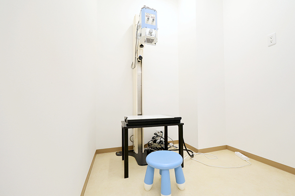 安原こどもクリニック 手のエックス線検査など簡易検査の後、精密検査が行われる