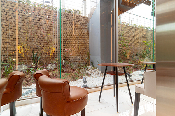 KOBE美容皮膚科西宮院 患者の状態に合わせた、オーダーメイドのケアを追求