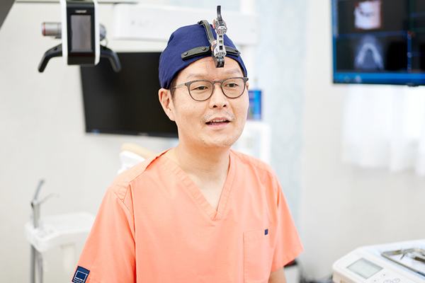 長津田おさまる歯科クリニック 幅広いニーズに応えられる体制を整えていると話す院長