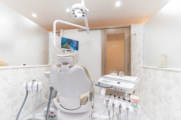 Ｍオーラルケアクリニック 信頼できるスタッフとともに診療にあたる