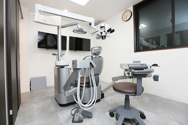 松岡歯科・矯正歯科 歯科用CTをはじめ、さまざまな機器を取り入れている