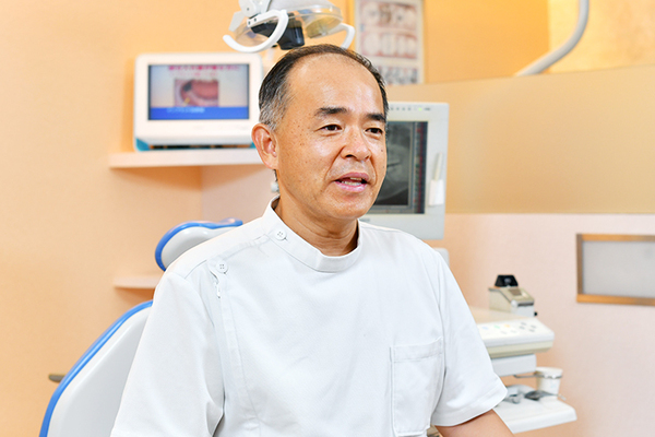 さかの歯科 患者の口腔状況を伝えながらメンテナンスが続けられるよう努める