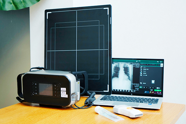 ナーブ・ケア・クリニック ポータブルの検査装置も用意。クリニック同様の検査が可能