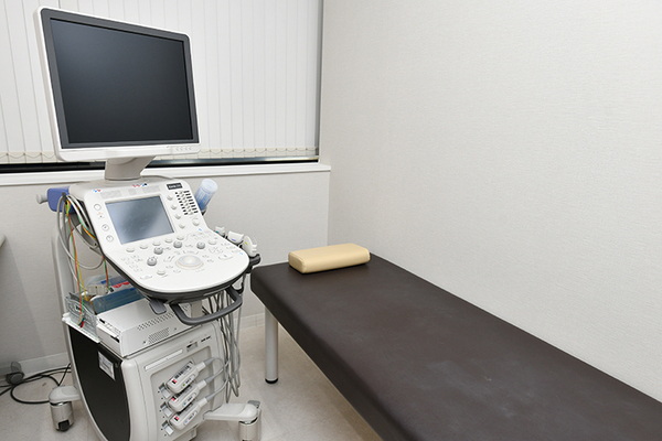 世田谷リウマチ膠原病クリニック　新宿本院 関節エコー検査は被ばくの少ない機器を採用