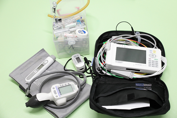 大槻医院大伴診療所 訪問時は患者やその家族との対話の時間も大切にしている