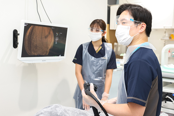 大阪なんば内科・消化器内視鏡クリニック 患者の負担を少しでも軽減できるよう配慮し検査を行う