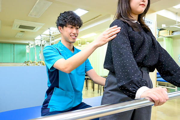 若山整形外科 リハビリだけでなく日常生活におけるアドバイスやサポートも行う