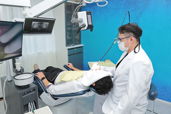 小松歯科医院 精密な検査に対応し、患者に寄り添う体制を整える