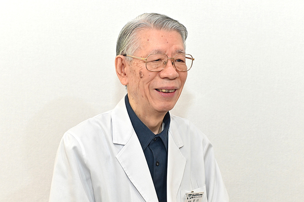 愛成クリニック 平川先生。地域の人々のトータル・ヘルスケアをめざし尽力する