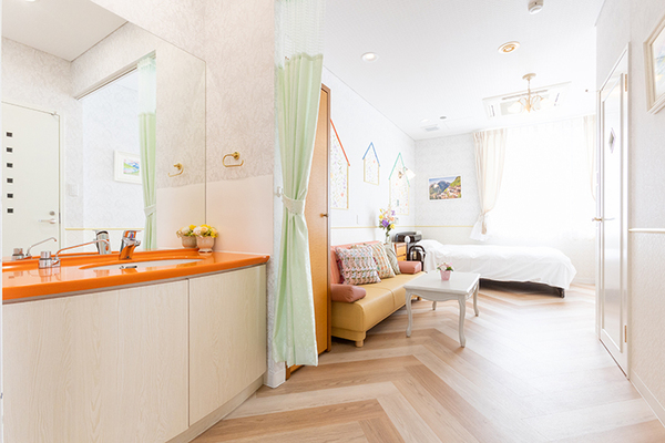 そらレディースクリニック 自然豊かなアルプスをイメージしたスイスの部屋