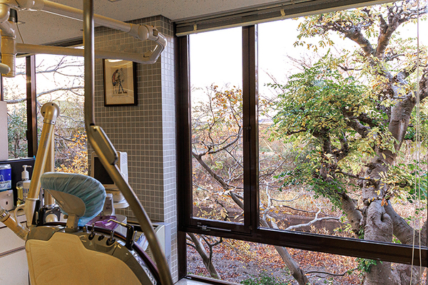 医療法人 加来歯科 「加来歯科」は長い歴史を持つ老舗の歯科医院である