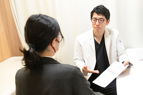 まにわクリニック 注意点を説明した上で、患者に寄り添いサポートする