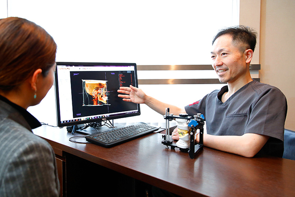 デンタルクリニック アレーズ銀座 シミュレーションを行い、患者にもわかりやすく説明