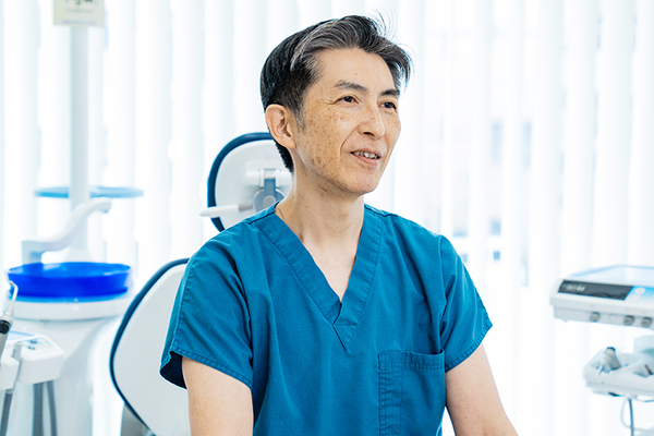 さな歯科クリニック クリニックの診療だけでなくホームケアの重要性を語る迫田院長