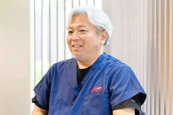 まろ歯科クリニック 周りの歯となじませながら最後までこだわって治療する