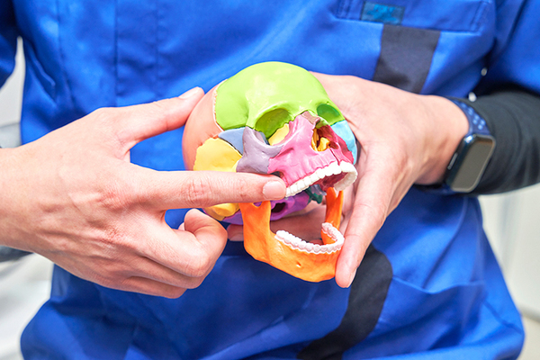 うえさか歯科・矯正歯科 矯正後も定期的なメンテナンスを丁寧に行う