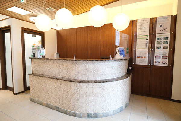 井上歯科医院 医師はもちろん、歯科衛生士もマイクロスコープを使いこなす