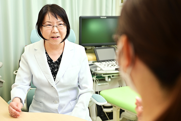 お茶の水橋交番横クリニック 体重変動も甲状腺の検査を受ける目安の一つだと話す渡邉院長