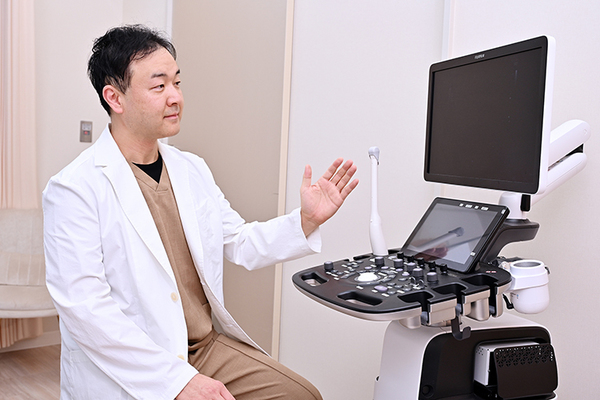 ハーモ レディースクリニック 新宿 超音波検査の画面を用いて、丁寧な説明を実施
