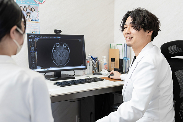 CLINICNo7名古屋伏見 画像も用いながら丁寧な説明を心がける
