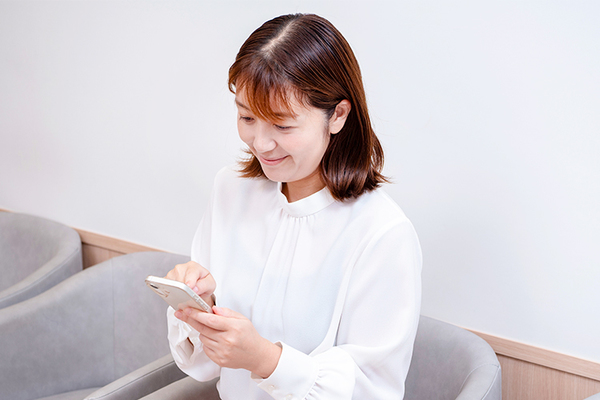 麻布十番たちばな泌尿器科・皮膚科クリニック 陰性であればスマートフォンから結果を確認することが可能