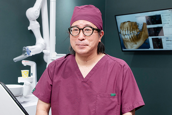 AKAZA DENTAL CLINIC 野村先生の人柄と技術に厚い信頼を寄せる赤座先生
