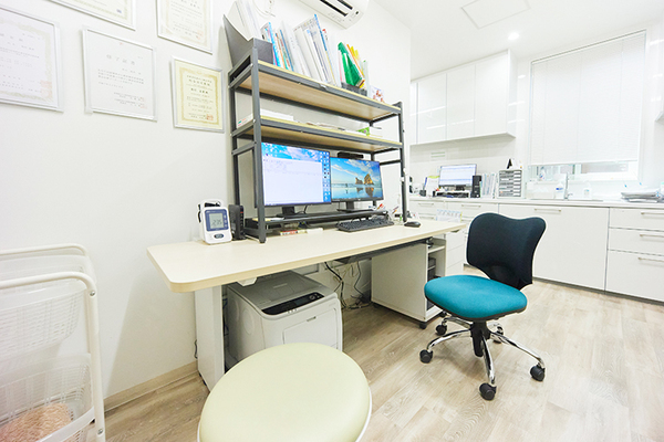 オクムラフォレストールクリニック 一人で抱え込みがちな不調にも寄り添う診療を心がける