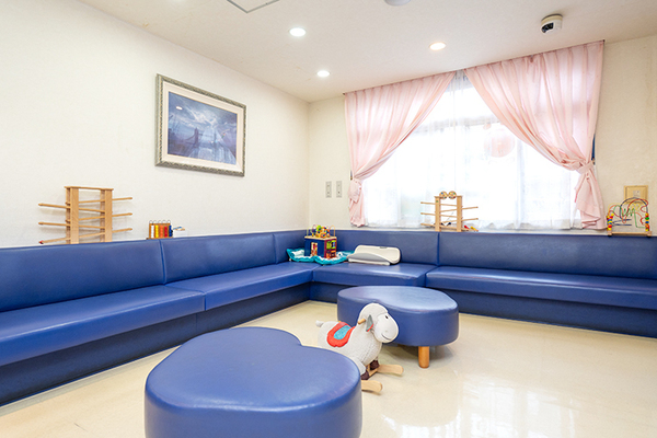 杉本こどもクリニック 子どもも保護者も安心して過ごせる院内環境を整備