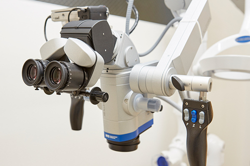 歯科治療を劇的に変える マイクロスコープを積極活用｜ドクターズ