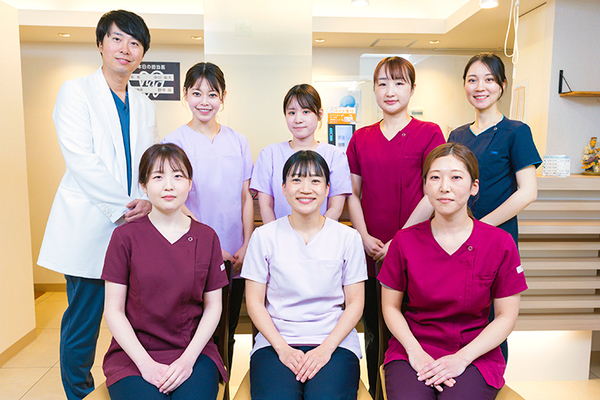 中川歯科クリニック スタッフ間でも密に連携を取り、診療にあたっている