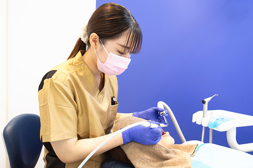 顎骨が少なくても諦めない 綿密な治療計画によるインプラント治療