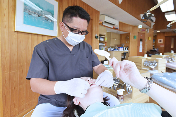 しゅういち矯正歯科クリニック 矯正治療終了後も見据え、かかりつけの歯科医院への通院も促す