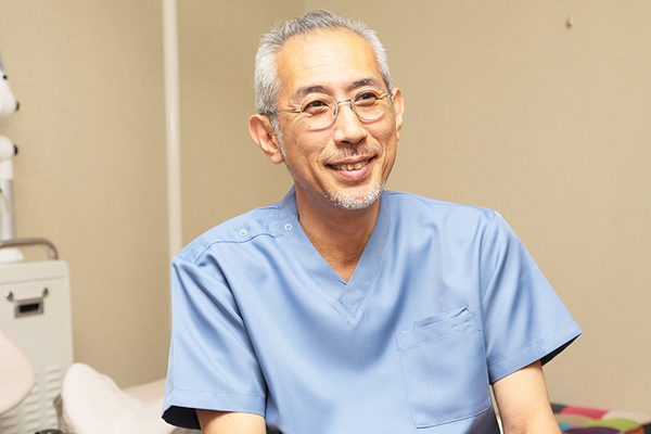 三島歯科 「自分の歯で普通に噛めている状態を維持してほしい」と話す院長