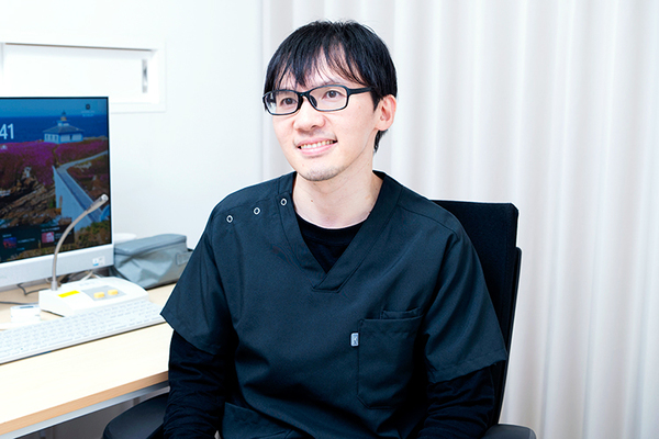 クリニックプラス立川 違和感が続くなら早めに相談をしてほしいと話す福井院長