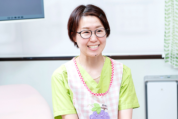 さちこども歯科 笑顔が印象的で、話しやすい雰囲気を持つ歯科衛生士の小林さん