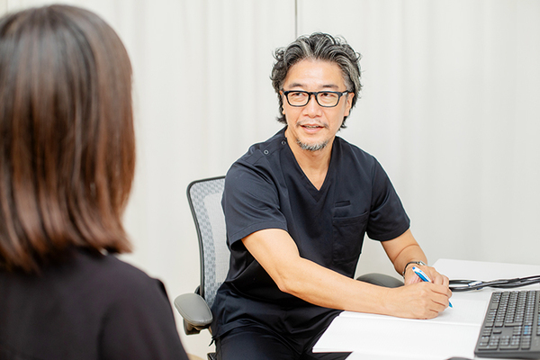うえだ内科クリニック 慢性腎臓病の予防について詳しく説明している上田院長
