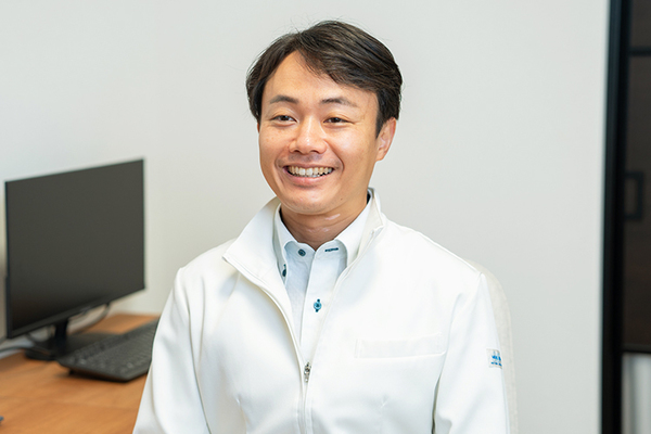 ひなぎく皮ふ科クリニック 「患者さんを笑顔にしたい」と話す高間院長