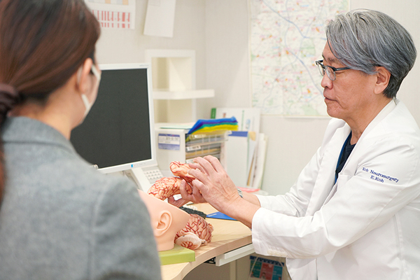 上永谷こう脳神経クリニック 症状が出たら我慢をせずに受診・検査を受けてほしいと語る院長