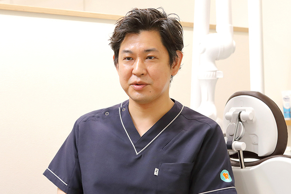 たつみ歯科医院 早期発見・早期治療のためにも、定期的な受診が大切と話す巽院長