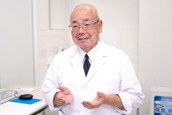 越谷慶友整形外科リウマチ科 日本リウマチ学会リウマチ専門医である小岩先生