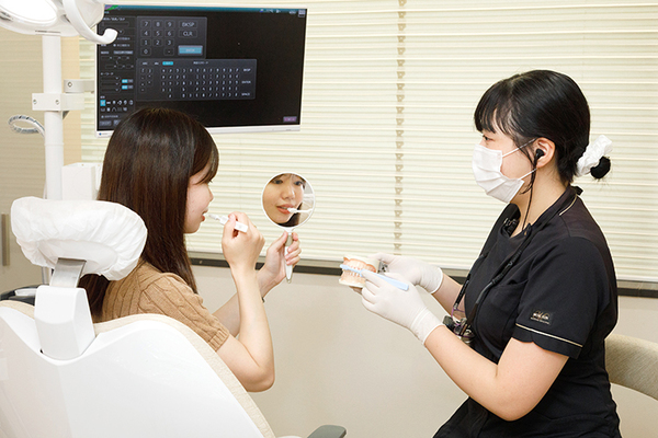 天満コンセプトP歯科 治療後も定期的に通院し、歯磨き指導などのメインテナンスを実施