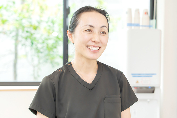 東山デンタルクリニック ママの育児をサポートしたいという強い想いを持って診療にあたる