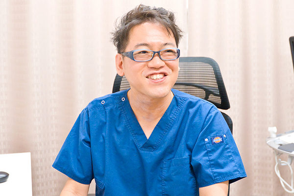 たまる循環器内科・静脈瘤クリニック 下肢静脈瘤は、頑張ってきた「証し」だと話す田丸院長