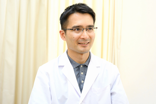 まつうら内科 不安に感じることがあれば気軽に受診してほしいと話す大平院長