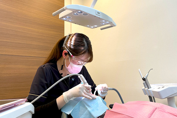 あいあーる歯科目黒駅医院 歯に黒い箇所を見つけたらすぐに受診しよう