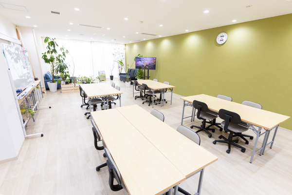 フォレストガーデンクリニック 多職種のサポートで、幅広い年齢層が参加可能なプログラムを提供