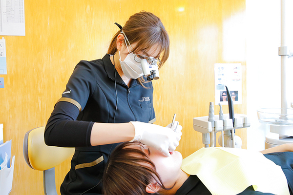 ブリストデンタルクリニック 歯科衛生士による丁寧なメンテナンスを行う