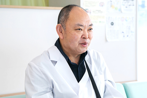 代官山パークサイドクリニック 市販の薬などの併用については、相談してほしいと話す岡宮院長