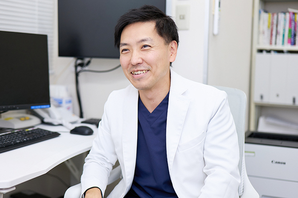 花田内科胃腸科医院 「気になる症状があれば、早めに相談してほしい」と話す副院長